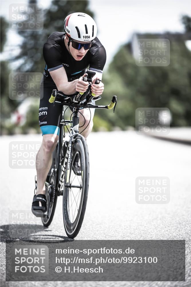 21.06.2026 - 29. Vierlanden-Triathlon H.Heesch http://msf.ph/oto/9923100 21.06.2026 13:02:33 Radfahren 1056 meine-sportfotos.de
