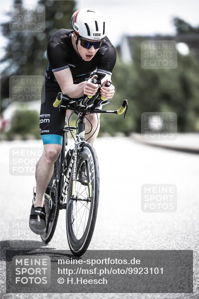21.06.2026 - 29. Vierlanden-Triathlon H.Heesch http://msf.ph/oto/9923101 21.06.2026 13:02:33 Radfahren 1056, 1056 meine-sportfotos.de