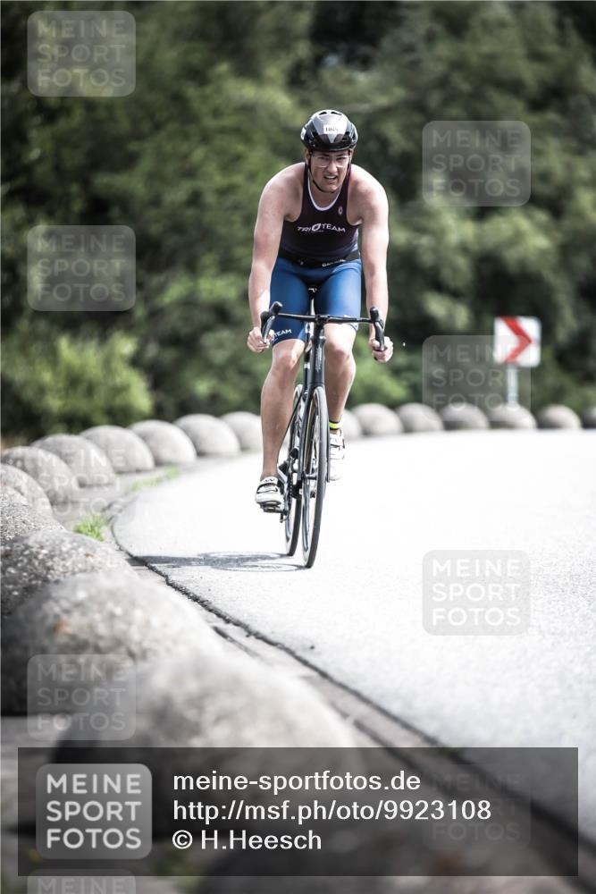 21.06.2026 - 29. Vierlanden-Triathlon H.Heesch http://msf.ph/oto/9923108 21.06.2026 13:02:39 Radfahren 1049 meine-sportfotos.de