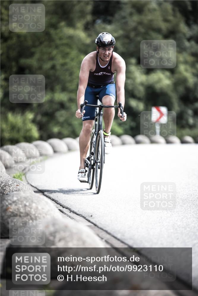 21.06.2026 - 29. Vierlanden-Triathlon H.Heesch http://msf.ph/oto/9923110 21.06.2026 13:02:39 Radfahren 1049 meine-sportfotos.de