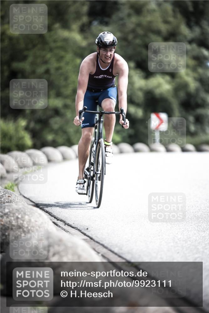 21.06.2026 - 29. Vierlanden-Triathlon H.Heesch http://msf.ph/oto/9923111 21.06.2026 13:02:39 Radfahren 1049 meine-sportfotos.de