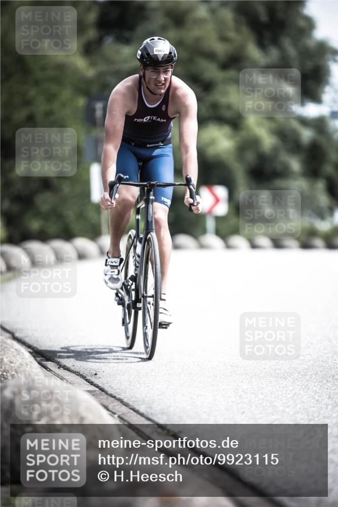 21.06.2026 - 29. Vierlanden-Triathlon H.Heesch http://msf.ph/oto/9923115 21.06.2026 13:02:39 Radfahren 1049 meine-sportfotos.de