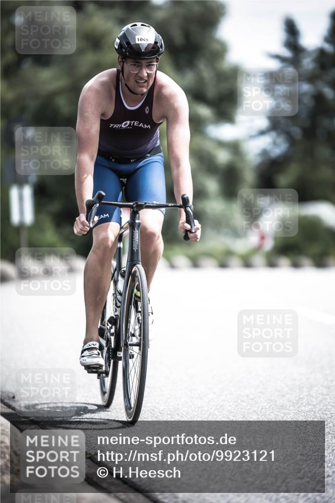 21.06.2026 - 29. Vierlanden-Triathlon H.Heesch http://msf.ph/oto/9923121 21.06.2026 13:02:40 Radfahren 1049 meine-sportfotos.de