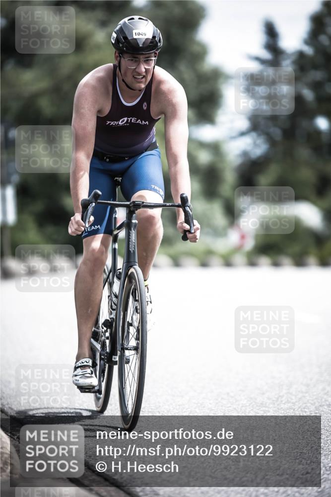 21.06.2026 - 29. Vierlanden-Triathlon H.Heesch http://msf.ph/oto/9923122 21.06.2026 13:02:40 Radfahren 1049 meine-sportfotos.de