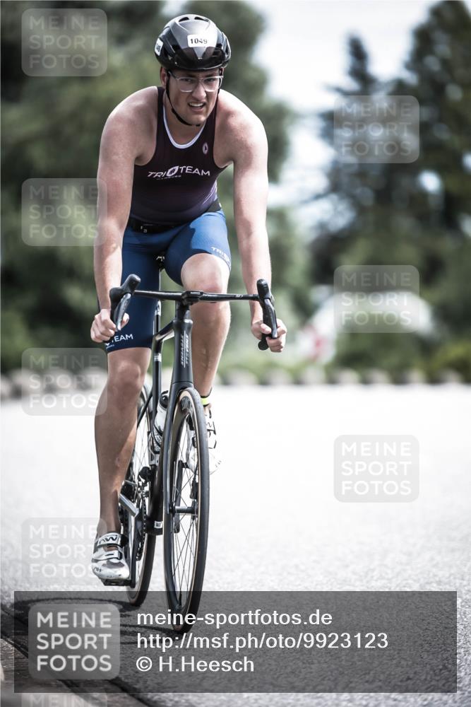 21.06.2026 - 29. Vierlanden-Triathlon H.Heesch http://msf.ph/oto/9923123 21.06.2026 13:02:40 Radfahren 1049 meine-sportfotos.de