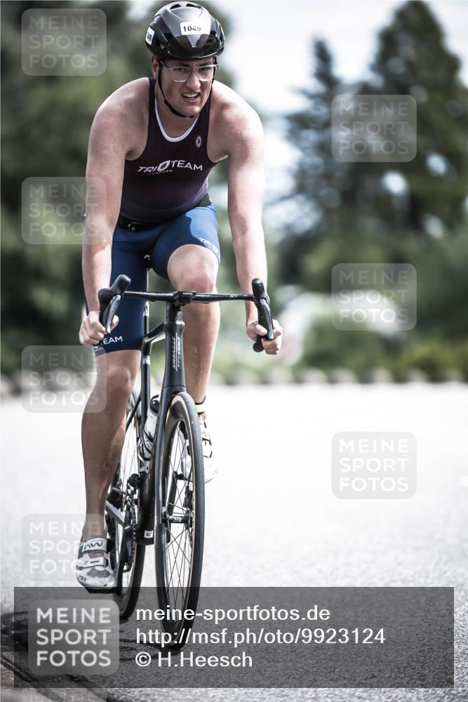 21.06.2026 - 29. Vierlanden-Triathlon H.Heesch http://msf.ph/oto/9923124 21.06.2026 13:02:40 Radfahren 1049 meine-sportfotos.de
