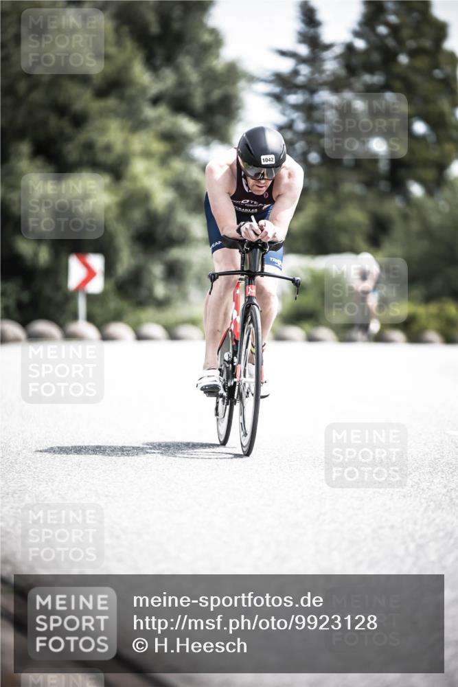 21.06.2026 - 29. Vierlanden-Triathlon H.Heesch http://msf.ph/oto/9923128 21.06.2026 13:02:48 Radfahren 1042 meine-sportfotos.de