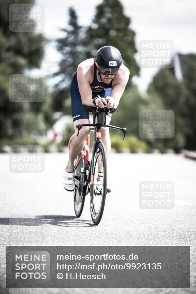 21.06.2026 - 29. Vierlanden-Triathlon H.Heesch http://msf.ph/oto/9923135 21.06.2026 13:02:48 Radfahren 1042 meine-sportfotos.de