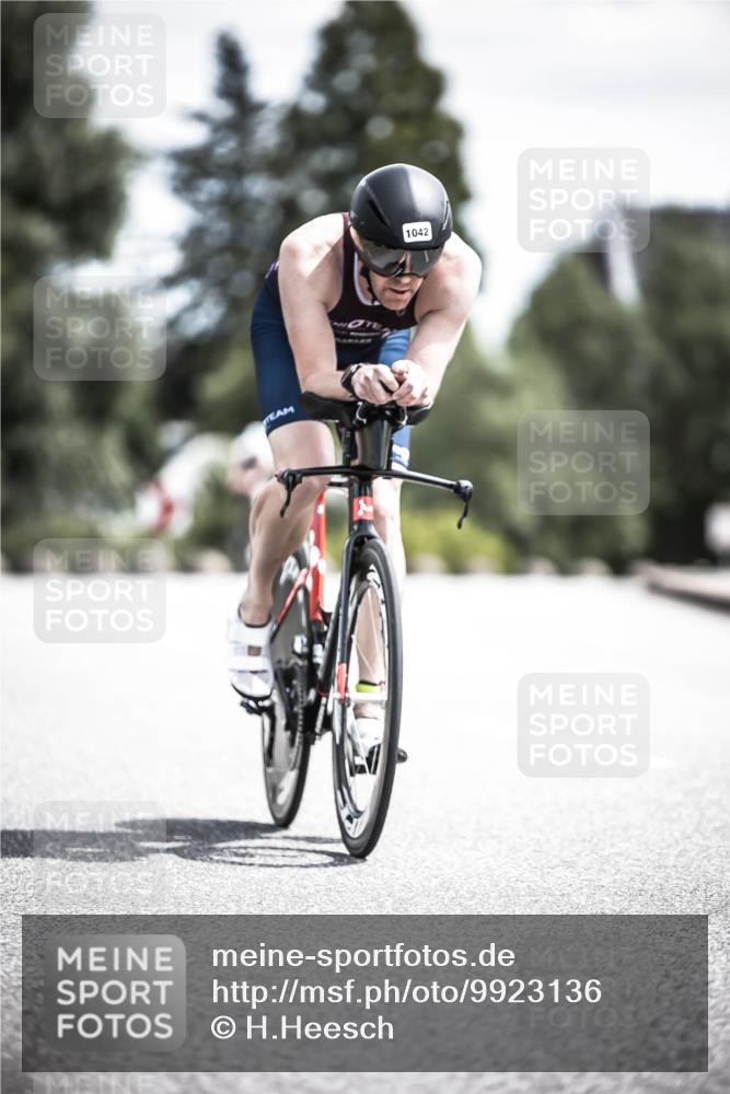 21.06.2026 - 29. Vierlanden-Triathlon H.Heesch http://msf.ph/oto/9923136 21.06.2026 13:02:49 Radfahren 1042 meine-sportfotos.de