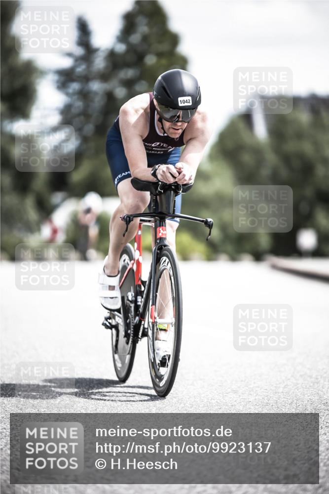 21.06.2026 - 29. Vierlanden-Triathlon H.Heesch http://msf.ph/oto/9923137 21.06.2026 13:02:49 Radfahren 1042 meine-sportfotos.de