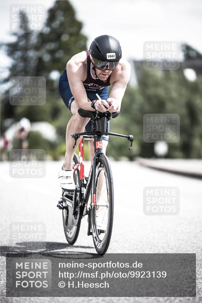 21.06.2026 - 29. Vierlanden-Triathlon H.Heesch http://msf.ph/oto/9923139 21.06.2026 13:02:49 Radfahren 1042 meine-sportfotos.de