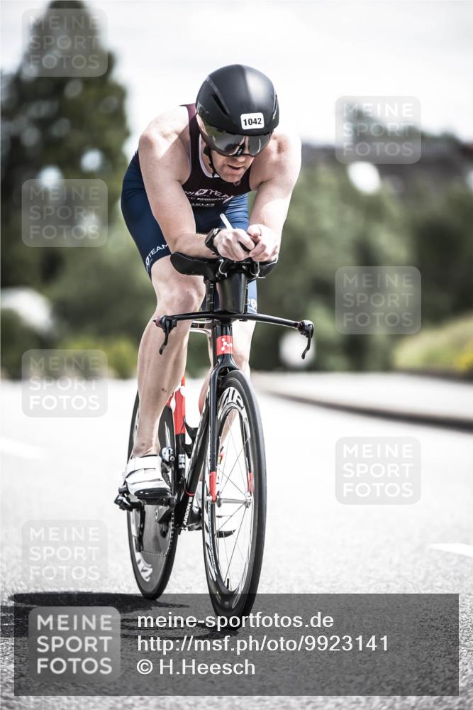 21.06.2026 - 29. Vierlanden-Triathlon H.Heesch http://msf.ph/oto/9923141 21.06.2026 13:02:49 Radfahren 1042 meine-sportfotos.de