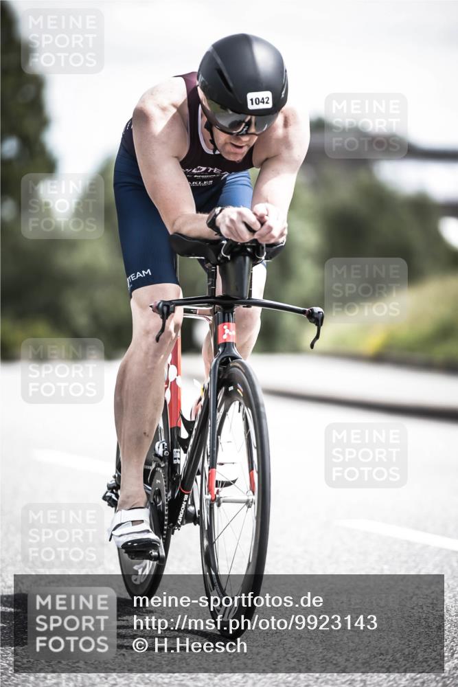 21.06.2026 - 29. Vierlanden-Triathlon H.Heesch http://msf.ph/oto/9923143 21.06.2026 13:02:49 Radfahren 1042 meine-sportfotos.de