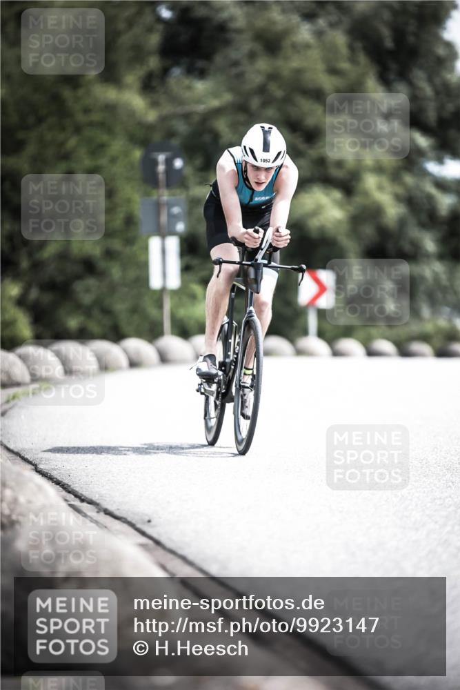 21.06.2026 - 29. Vierlanden-Triathlon H.Heesch http://msf.ph/oto/9923147 21.06.2026 13:02:53 Radfahren 1052 meine-sportfotos.de