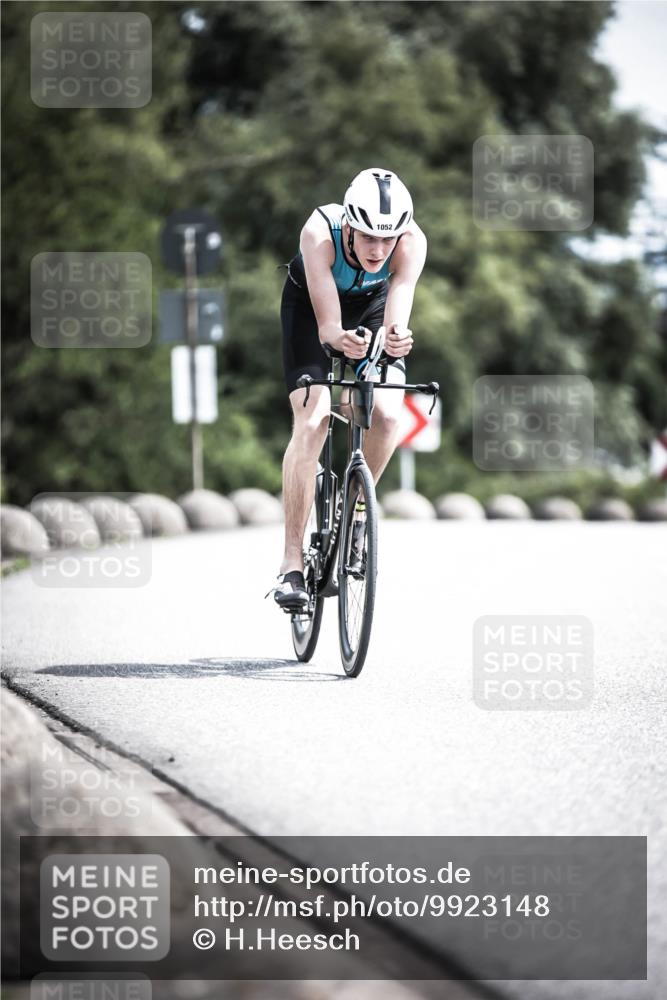 21.06.2026 - 29. Vierlanden-Triathlon H.Heesch http://msf.ph/oto/9923148 21.06.2026 13:02:53 Radfahren 1052 meine-sportfotos.de