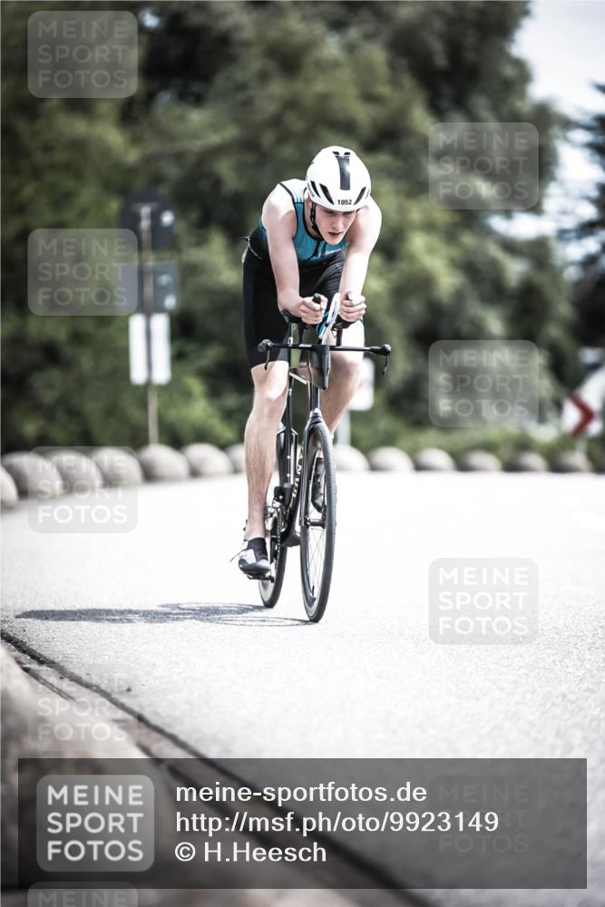 21.06.2026 - 29. Vierlanden-Triathlon H.Heesch http://msf.ph/oto/9923149 21.06.2026 13:02:53 Radfahren 1052 meine-sportfotos.de