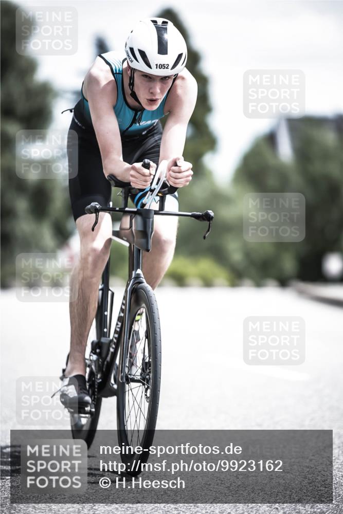 21.06.2026 - 29. Vierlanden-Triathlon H.Heesch http://msf.ph/oto/9923162 21.06.2026 13:02:54 Radfahren 1052 meine-sportfotos.de