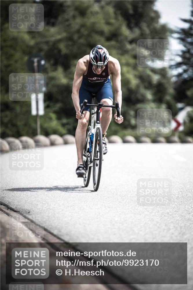 21.06.2026 - 29. Vierlanden-Triathlon H.Heesch http://msf.ph/oto/9923170 21.06.2026 13:03:09 Radfahren 1048 meine-sportfotos.de