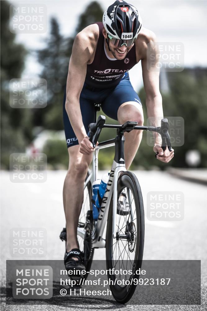 21.06.2026 - 29. Vierlanden-Triathlon H.Heesch http://msf.ph/oto/9923187 21.06.2026 13:03:09 Radfahren 1048 meine-sportfotos.de
