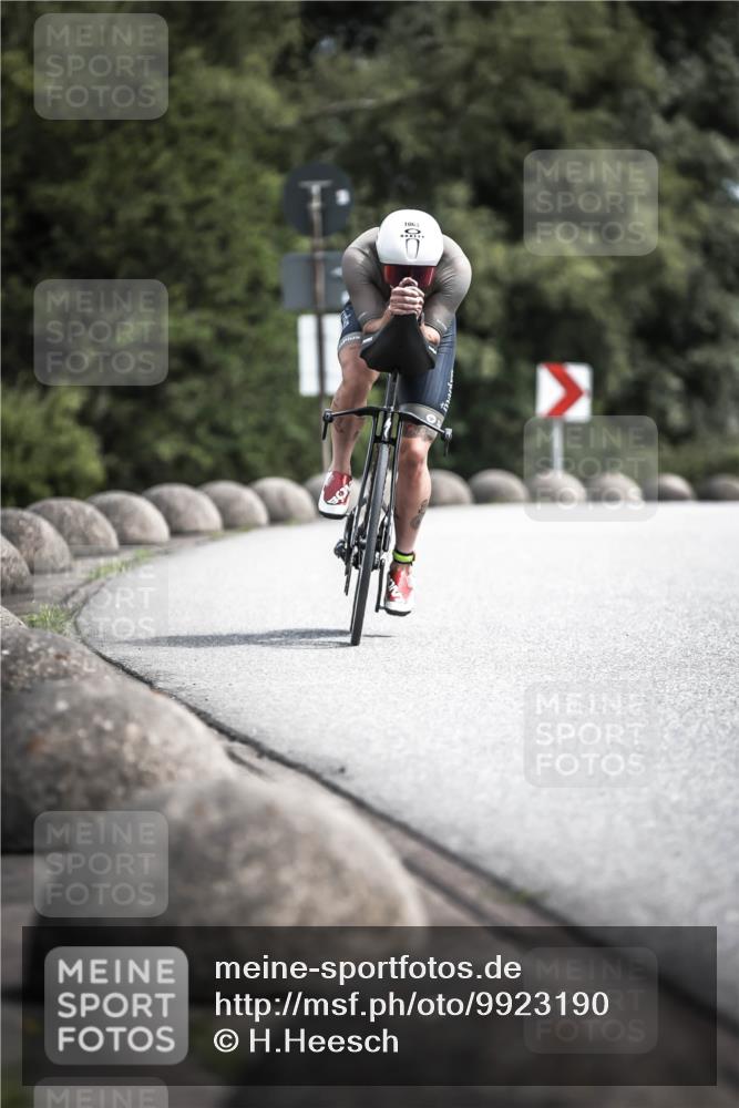 21.06.2026 - 29. Vierlanden-Triathlon H.Heesch http://msf.ph/oto/9923190 21.06.2026 13:03:37 Radfahren 1063 meine-sportfotos.de