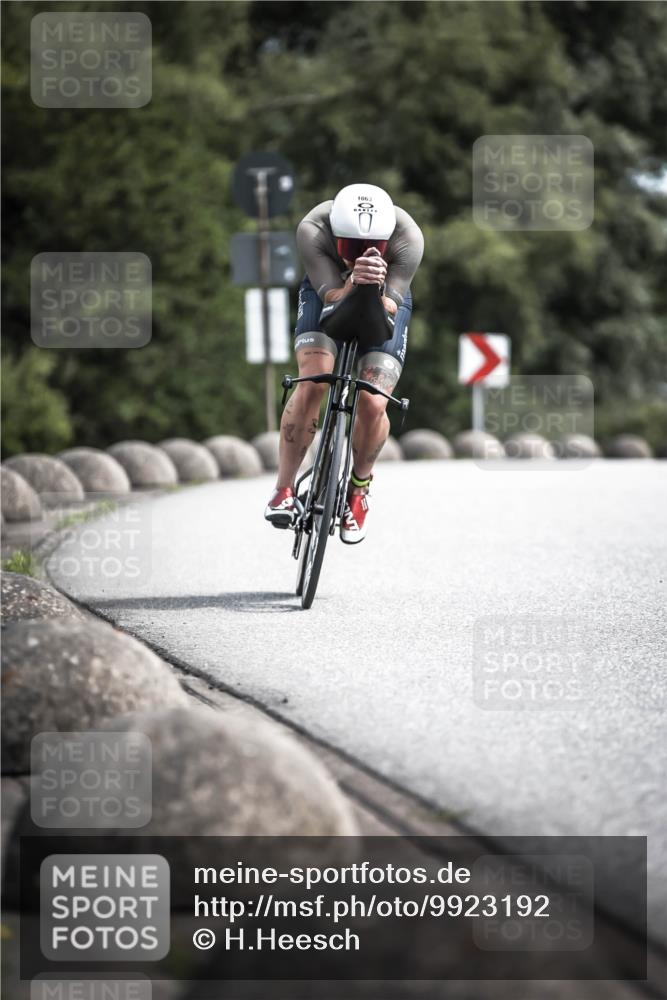 21.06.2026 - 29. Vierlanden-Triathlon H.Heesch http://msf.ph/oto/9923192 21.06.2026 13:03:37 Radfahren 1063, 0 meine-sportfotos.de