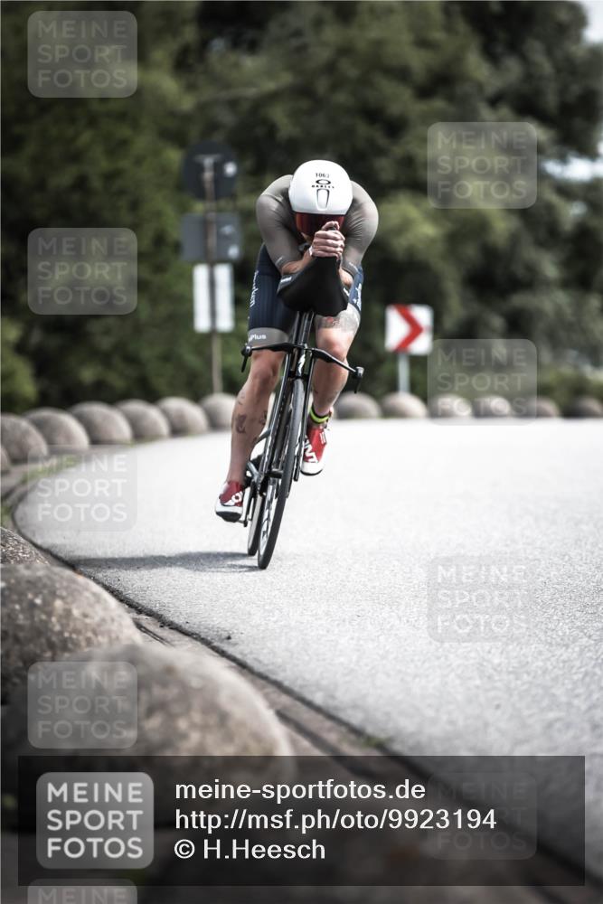 21.06.2026 - 29. Vierlanden-Triathlon H.Heesch http://msf.ph/oto/9923194 21.06.2026 13:03:37 Radfahren 1063 meine-sportfotos.de