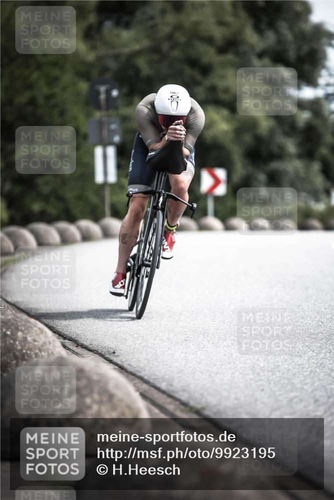 21.06.2026 - 29. Vierlanden-Triathlon H.Heesch http://msf.ph/oto/9923195 21.06.2026 13:03:37 Radfahren 1063, 0 meine-sportfotos.de