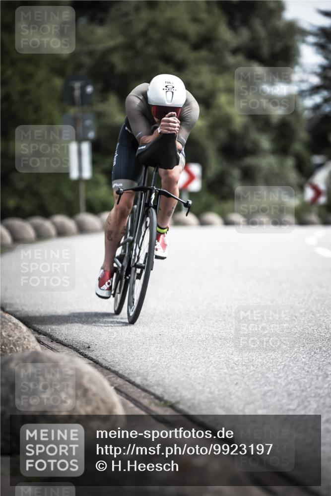 21.06.2026 - 29. Vierlanden-Triathlon H.Heesch http://msf.ph/oto/9923197 21.06.2026 13:03:37 Radfahren 1063, 0 meine-sportfotos.de