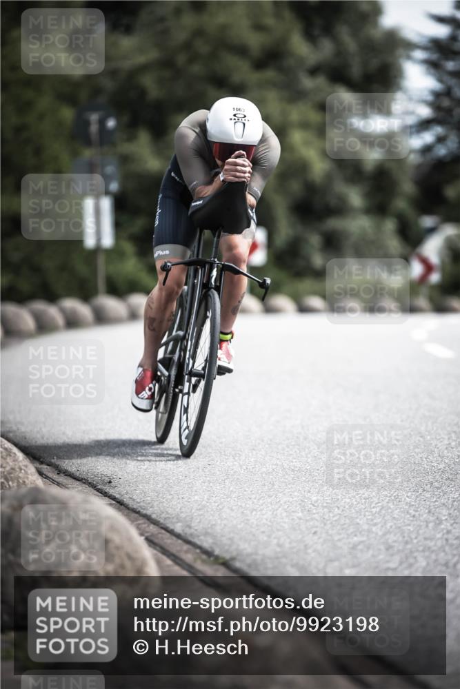 21.06.2026 - 29. Vierlanden-Triathlon H.Heesch http://msf.ph/oto/9923198 21.06.2026 13:03:37 Radfahren 1063, 0 meine-sportfotos.de