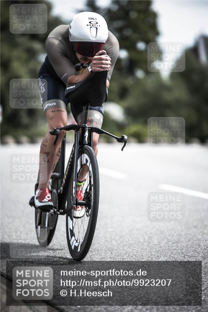 21.06.2026 - 29. Vierlanden-Triathlon H.Heesch http://msf.ph/oto/9923207 21.06.2026 13:03:38 Radfahren 1063 meine-sportfotos.de