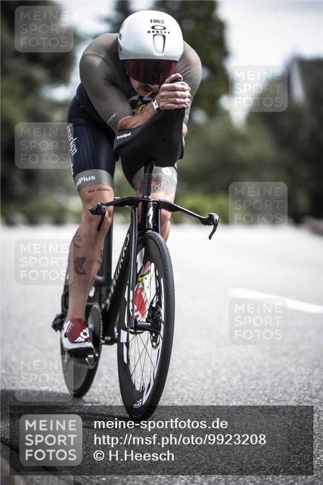 21.06.2026 - 29. Vierlanden-Triathlon H.Heesch http://msf.ph/oto/9923208 21.06.2026 13:03:38 Radfahren 1063 meine-sportfotos.de
