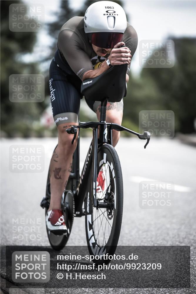 21.06.2026 - 29. Vierlanden-Triathlon H.Heesch http://msf.ph/oto/9923209 21.06.2026 13:03:38 Radfahren 1063 meine-sportfotos.de