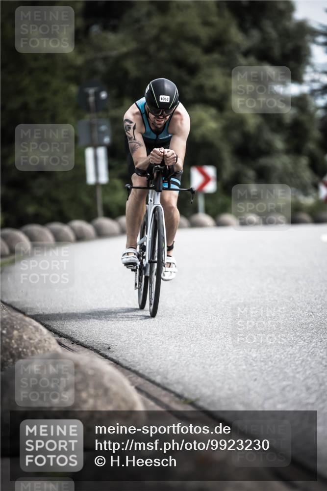 21.06.2026 - 29. Vierlanden-Triathlon H.Heesch http://msf.ph/oto/9923230 21.06.2026 13:03:48 Radfahren 1053 meine-sportfotos.de