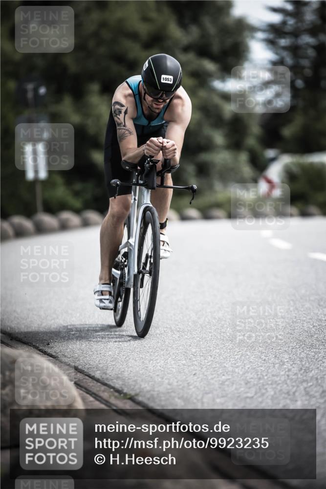 21.06.2026 - 29. Vierlanden-Triathlon H.Heesch http://msf.ph/oto/9923235 21.06.2026 13:03:49 Radfahren 11, 1053 meine-sportfotos.de