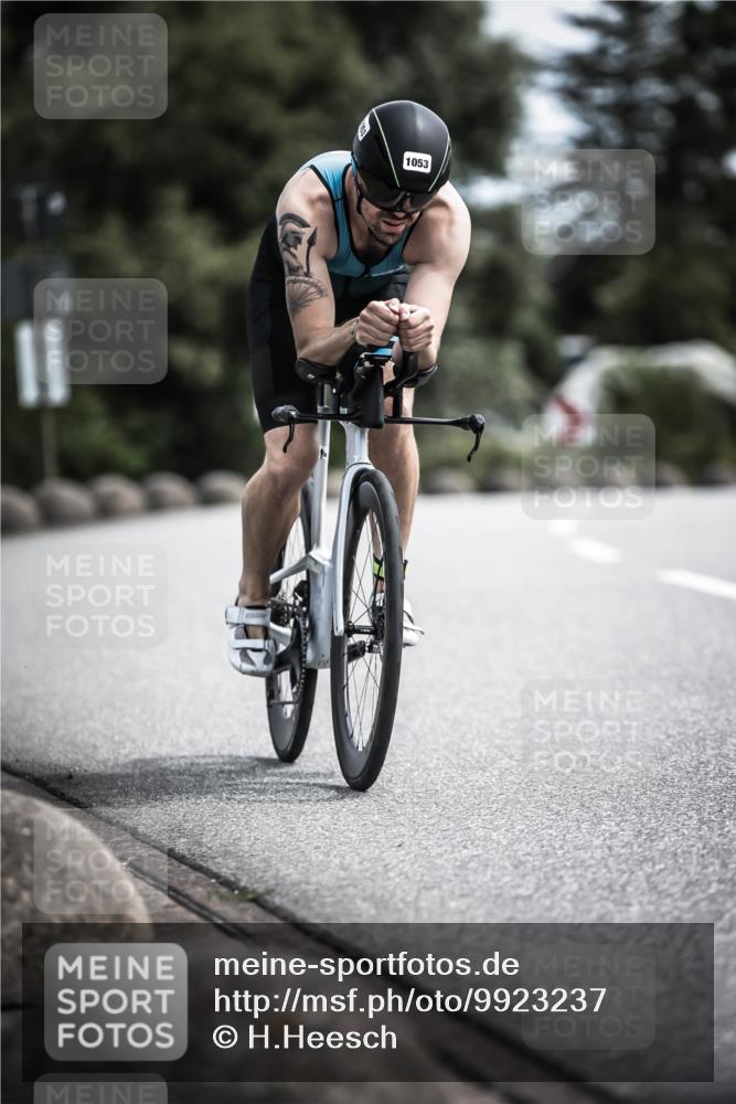 21.06.2026 - 29. Vierlanden-Triathlon H.Heesch http://msf.ph/oto/9923237 21.06.2026 13:03:49 Radfahren 11, 1053 meine-sportfotos.de