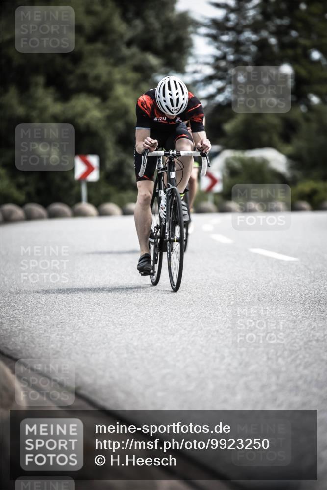 21.06.2026 - 29. Vierlanden-Triathlon H.Heesch http://msf.ph/oto/9923250 21.06.2026 13:03:56 Radfahren 1092 meine-sportfotos.de