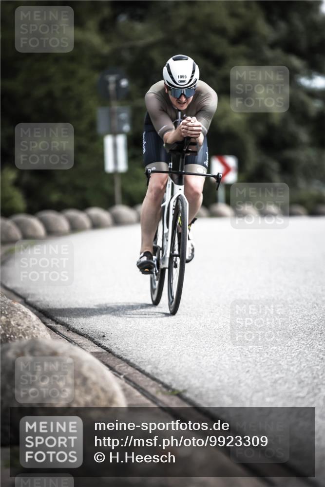 21.06.2026 - 29. Vierlanden-Triathlon H.Heesch http://msf.ph/oto/9923309 21.06.2026 13:04:15 Radfahren 11, 1059 meine-sportfotos.de