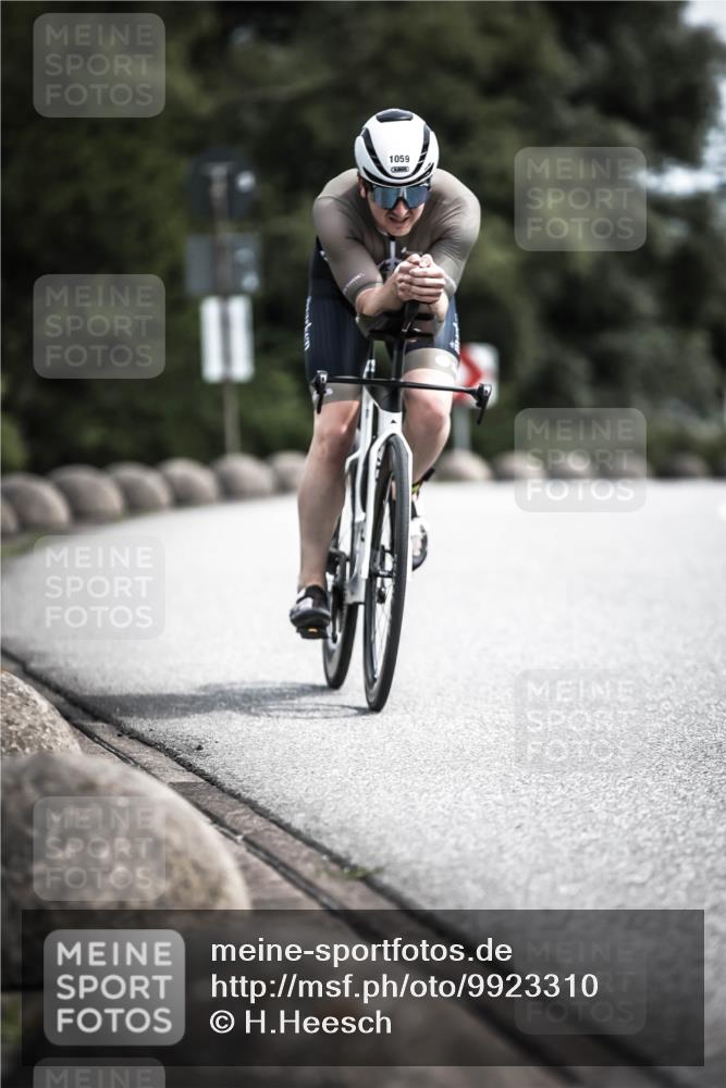 21.06.2026 - 29. Vierlanden-Triathlon H.Heesch http://msf.ph/oto/9923310 21.06.2026 13:04:15 Radfahren 1059 meine-sportfotos.de