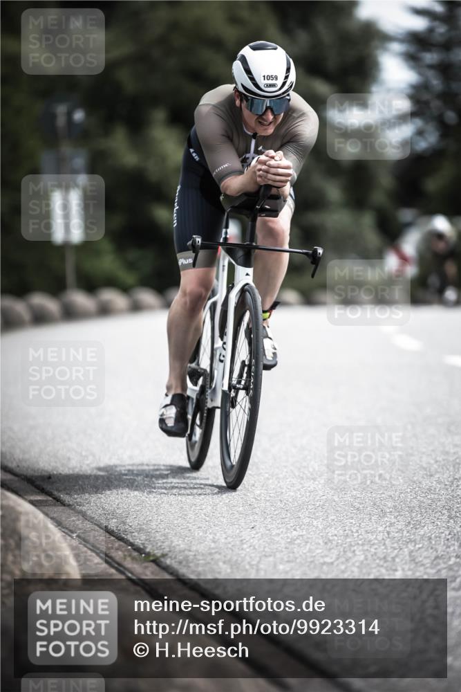21.06.2026 - 29. Vierlanden-Triathlon H.Heesch http://msf.ph/oto/9923314 21.06.2026 13:04:15 Radfahren 11, 1059 meine-sportfotos.de
