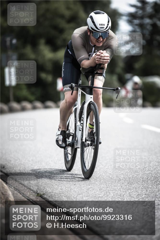 21.06.2026 - 29. Vierlanden-Triathlon H.Heesch http://msf.ph/oto/9923316 21.06.2026 13:04:15 Radfahren 1059 meine-sportfotos.de