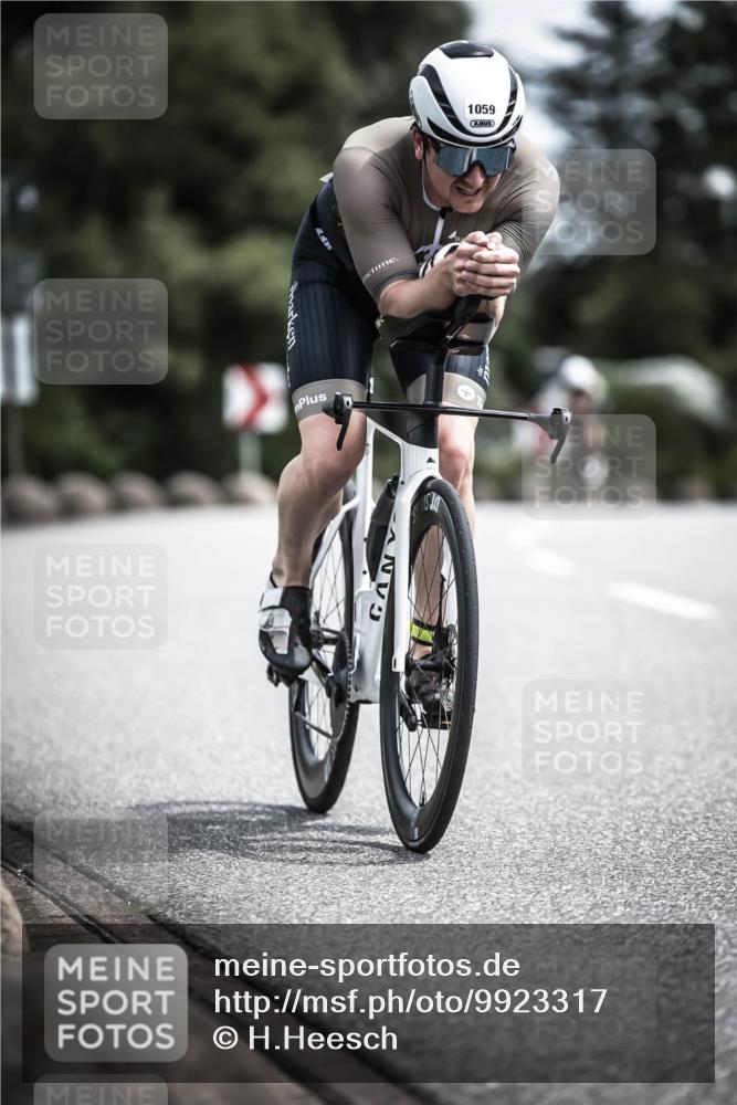 21.06.2026 - 29. Vierlanden-Triathlon H.Heesch http://msf.ph/oto/9923317 21.06.2026 13:04:15 Radfahren 1059 meine-sportfotos.de