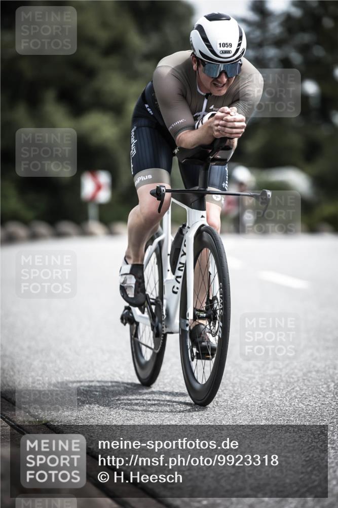 21.06.2026 - 29. Vierlanden-Triathlon H.Heesch http://msf.ph/oto/9923318 21.06.2026 13:04:15 Radfahren 9, 240, 1059 meine-sportfotos.de