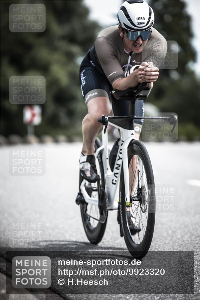 21.06.2026 - 29. Vierlanden-Triathlon H.Heesch http://msf.ph/oto/9923320 21.06.2026 13:04:15 Radfahren 1059 meine-sportfotos.de