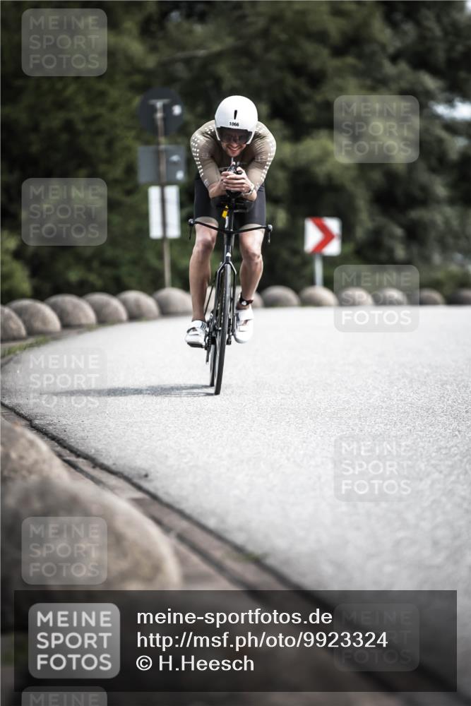21.06.2026 - 29. Vierlanden-Triathlon H.Heesch http://msf.ph/oto/9923324 21.06.2026 13:04:20 Radfahren 1066 meine-sportfotos.de