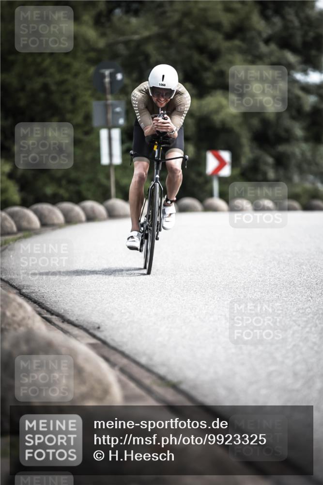 21.06.2026 - 29. Vierlanden-Triathlon H.Heesch http://msf.ph/oto/9923325 21.06.2026 13:04:20 Radfahren 11, 1066 meine-sportfotos.de