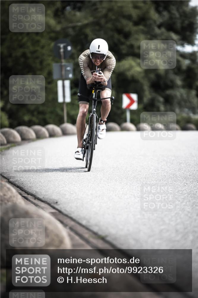 21.06.2026 - 29. Vierlanden-Triathlon H.Heesch http://msf.ph/oto/9923326 21.06.2026 13:04:20 Radfahren 11, 1066 meine-sportfotos.de