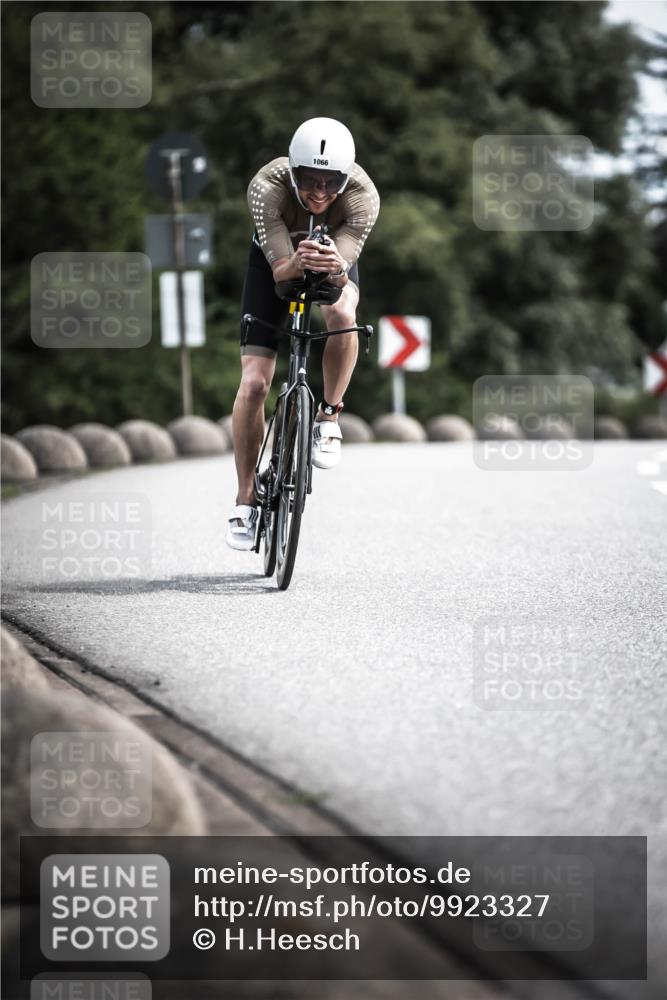 21.06.2026 - 29. Vierlanden-Triathlon H.Heesch http://msf.ph/oto/9923327 21.06.2026 13:04:20 Radfahren 11, 1066 meine-sportfotos.de