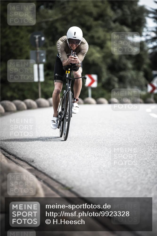 21.06.2026 - 29. Vierlanden-Triathlon H.Heesch http://msf.ph/oto/9923328 21.06.2026 13:04:20 Radfahren 1066 meine-sportfotos.de