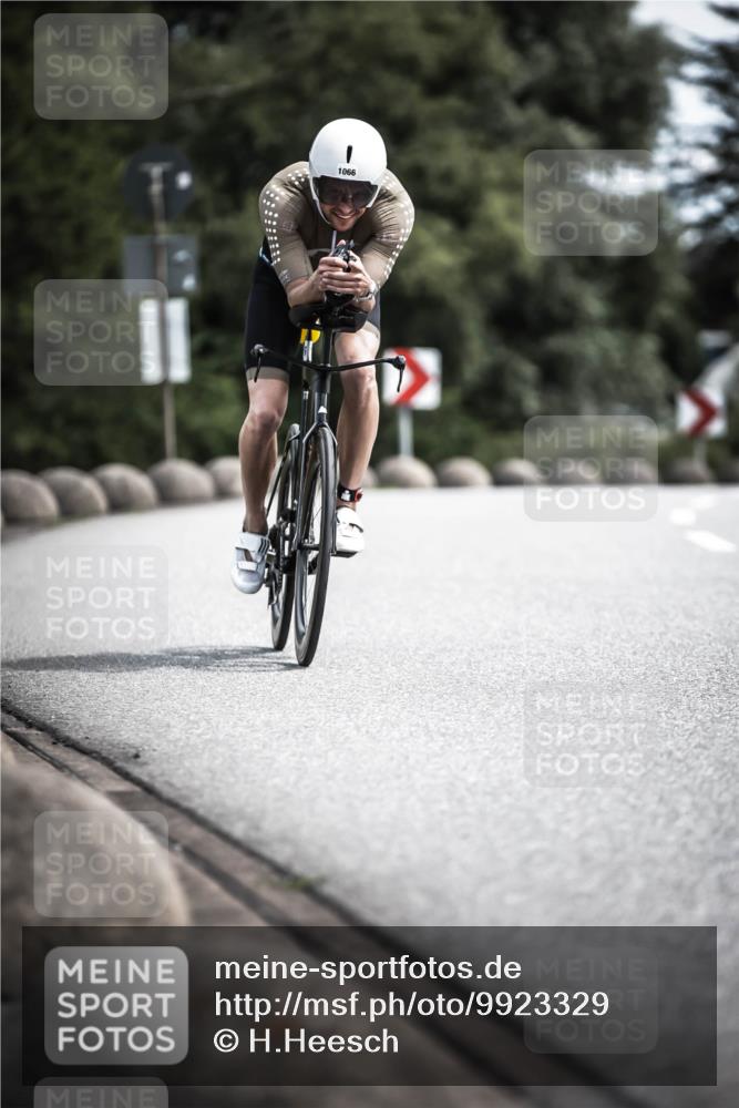 21.06.2026 - 29. Vierlanden-Triathlon H.Heesch http://msf.ph/oto/9923329 21.06.2026 13:04:20 Radfahren 1066 meine-sportfotos.de