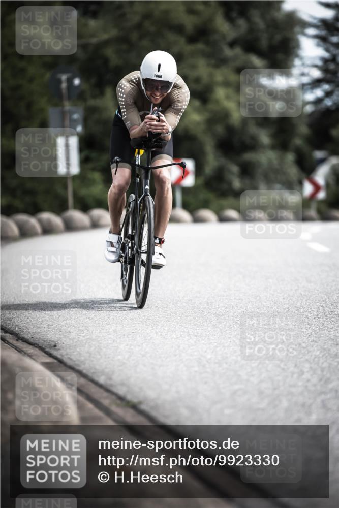 21.06.2026 - 29. Vierlanden-Triathlon H.Heesch http://msf.ph/oto/9923330 21.06.2026 13:04:20 Radfahren 11, 1066 meine-sportfotos.de